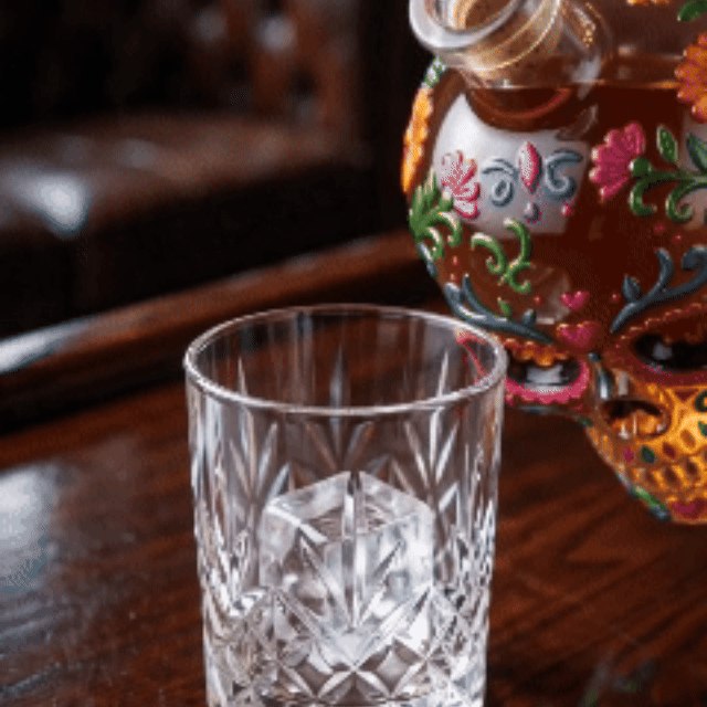 LIMITED Edition 🔥 Calavera de Oro – Limited Artisan Decanter